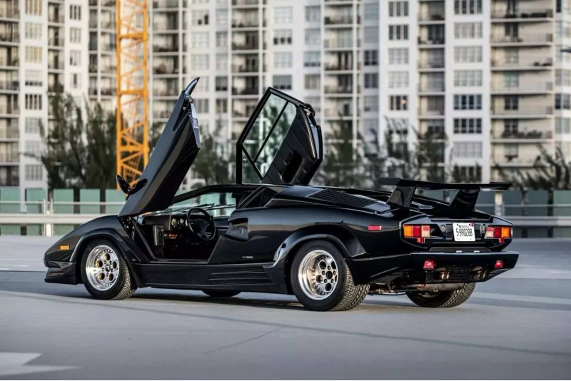Главным отличием лимитированной партии Countach…