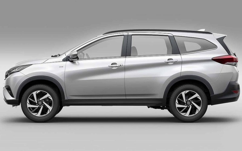 В Россию привезли странную «рамную» Toyota за 2,3…