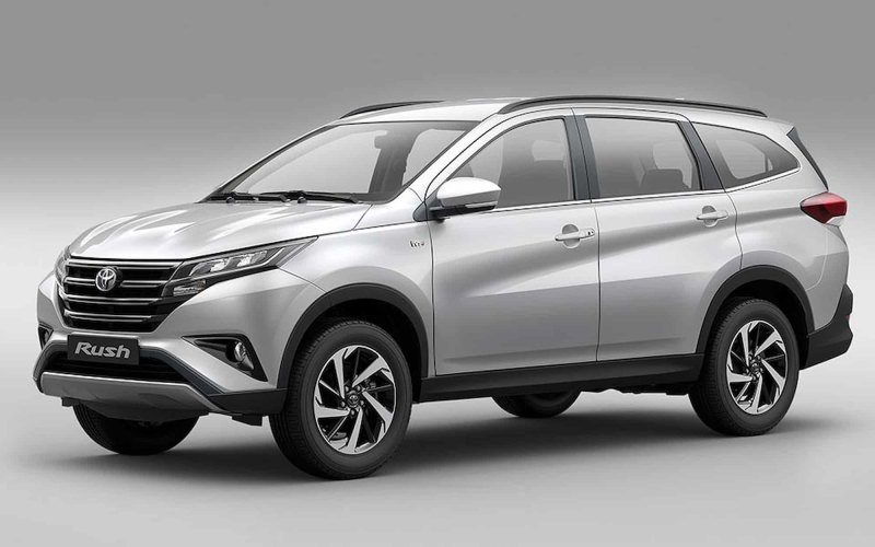 Речь идет о кросс-минивэне Toyota Rush третьей…