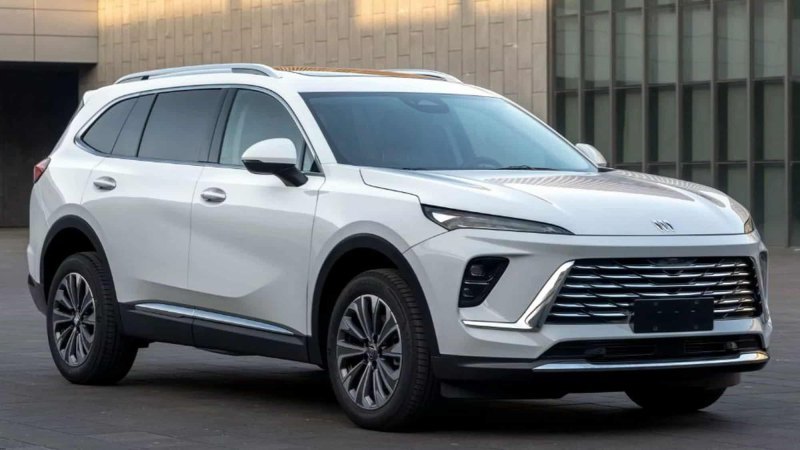 Buick обновил большой 7-местный кроссовер…