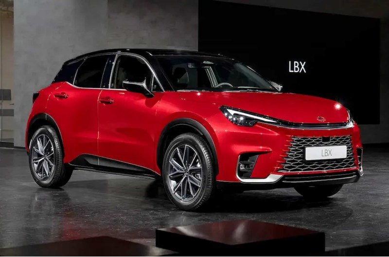 Lexus представил самый маленький кроссовер в…