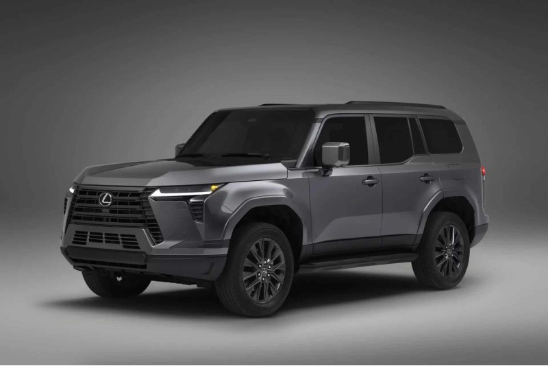 Компания Lexus рассекретила сразу две новинки в…