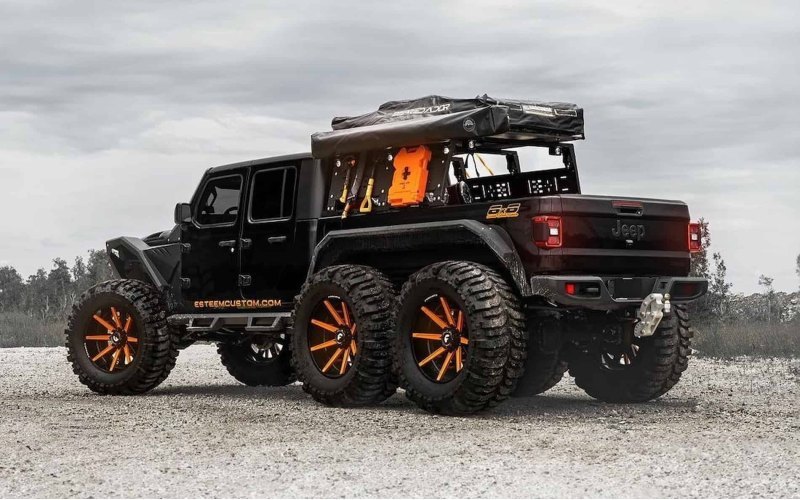 От обычного внедорожника Jeep машина отличается…