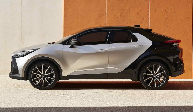 Toyota показала второе поколение кроссовера,…