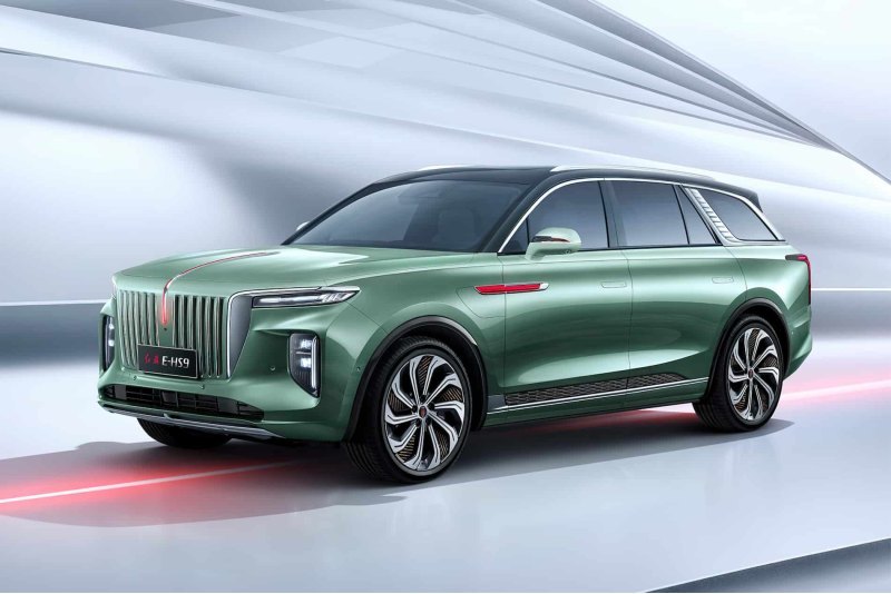 Седан Hongqi H9 по габаритам окажется близок к…