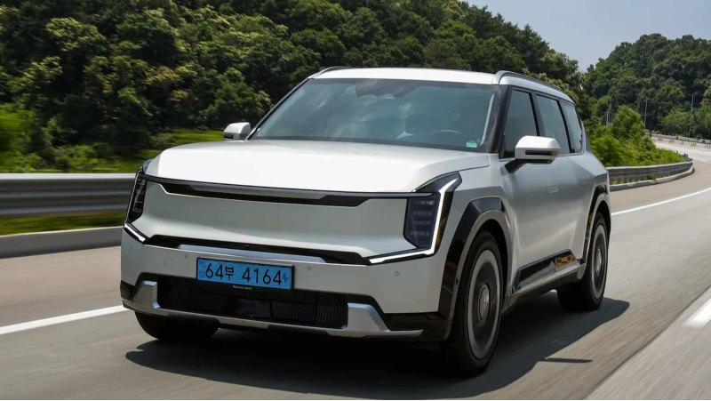 3 место – Kia EV9