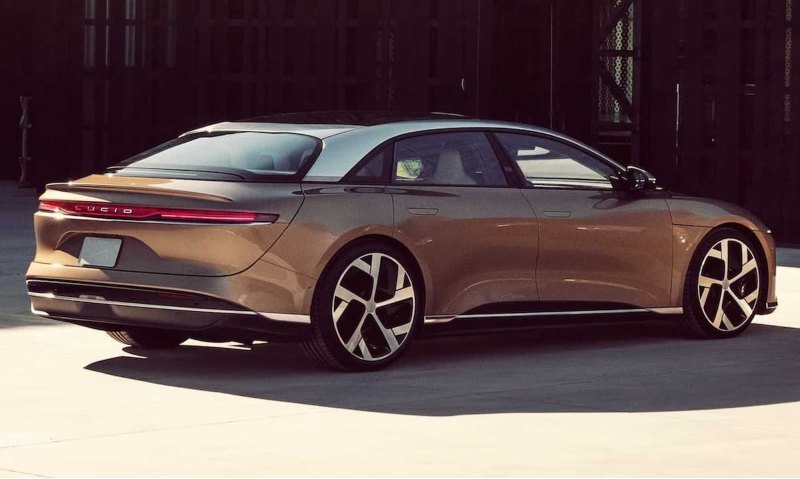 Напомним, 4-дверки Lucid Air начали собирать в…