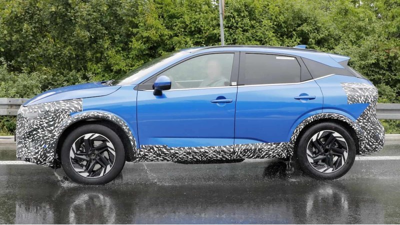 Nissan скрывает новый Qashqai под плотным…