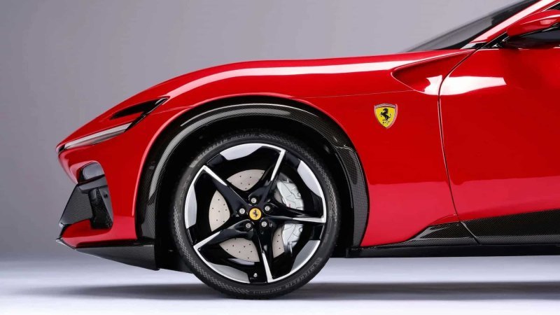 В Россию привезли самый красивый автомобиль в…
