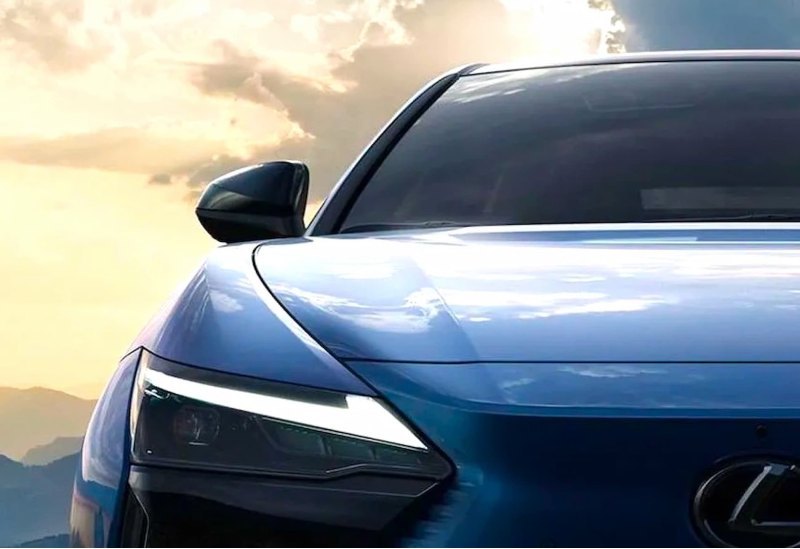 В России появился новейший кроссовер Lexus с…