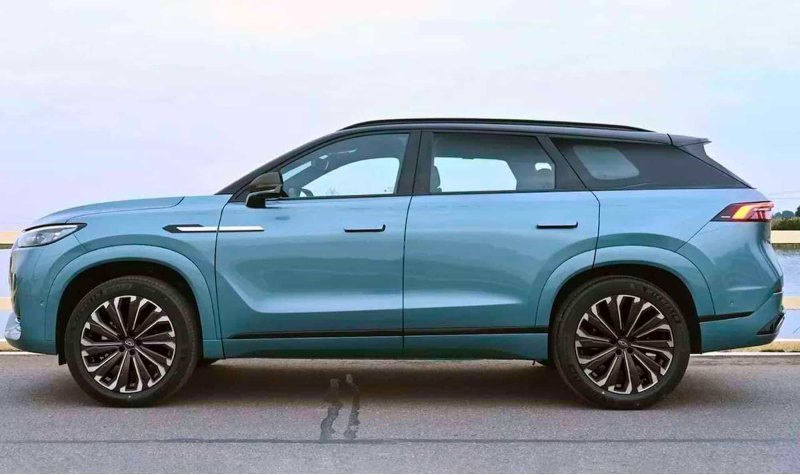 В Россию привезли самый большой кроссовер Chery