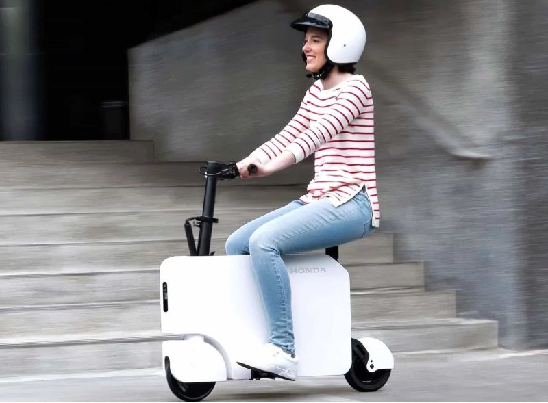Honda представила самокат за 95 тысяч рублей,…