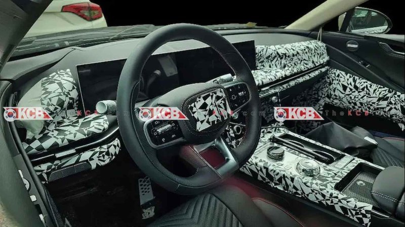 Снимки внутреннего убранства нового Genesis G80…