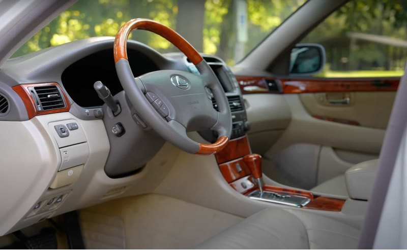 С того момента, как салон Lexus LS стал выглядеть…