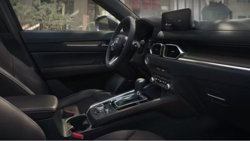 Помимо гаммы моторов CX-5 удостоился похвалы со…