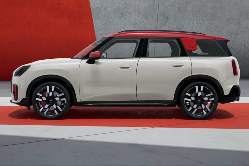Новый Mini JCW Countryman неожиданно «засветился»…
