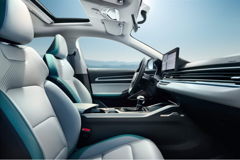 Напомним, Geely Emgrand представляет собой седан…