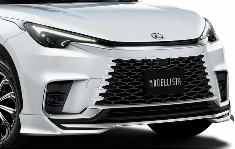 У самого дешевого кроссовера Lexus будет…