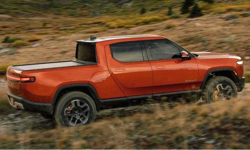 На форуме владельцем автомобилей Rivian появился…