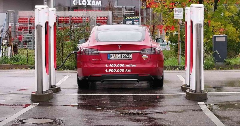 К примеру, за весь период эксплуатации этой Tesla…