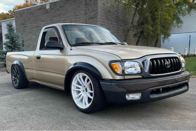 В основе проекта лежит пикап Toyota Tacoma 2002…