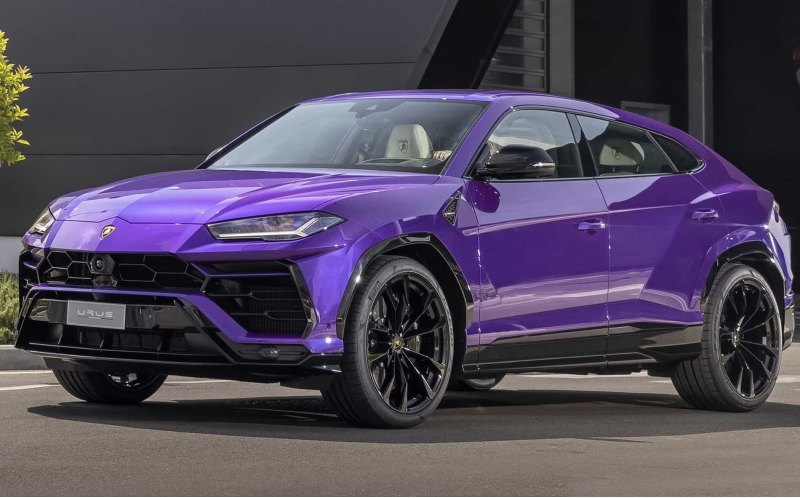 В Россию привезли первый Lamborghini 2024 года…