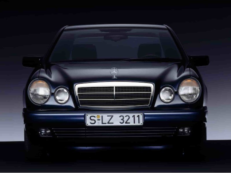 Mercedes-Benz E-Class (W210)