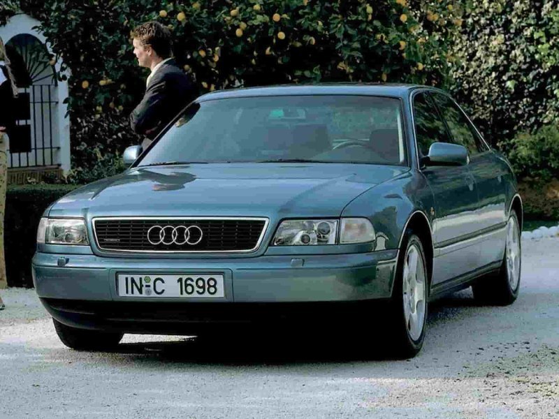 Audi A8 (D2)
