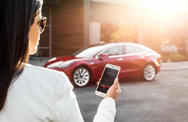 Стало известно, сколько владельцев Tesla не купит…