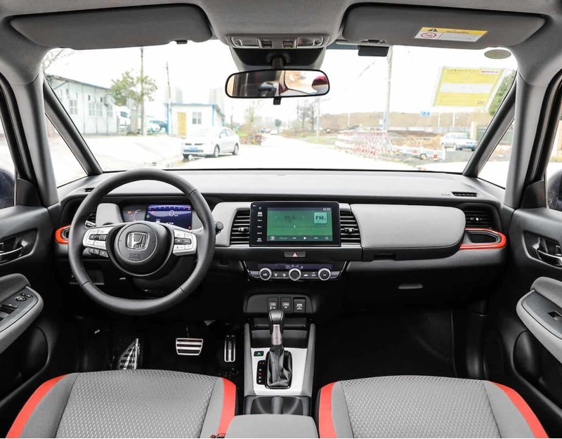 А журнал «WhatCar» и вовсе называет Fit/Jazz…