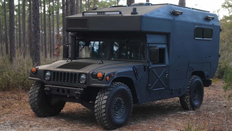 Военный внедорожник Humvee превратили в крошечный…