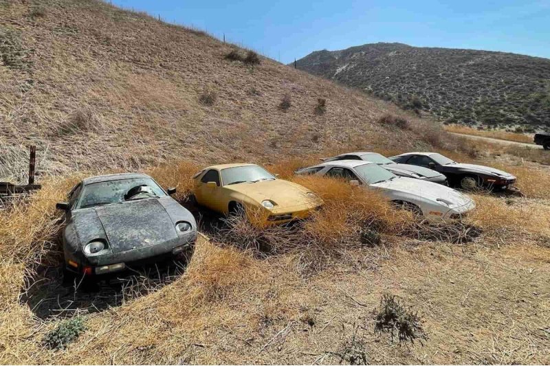 Porsche 928, брошенные в поле