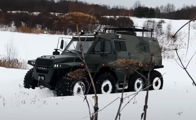 Транспортное средство оснащено герметичным шасси…