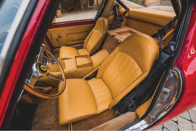 Продающийся сейчас экземпляр 250 GTO уже мелькал…
