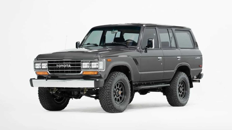 Что будет, если скрестить Toyota Land Cruiser с…