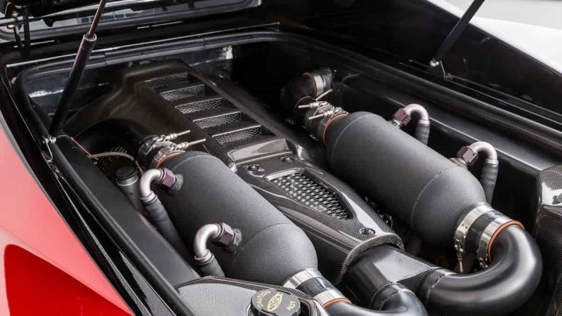 6.3 V8 твин-турбо SSC