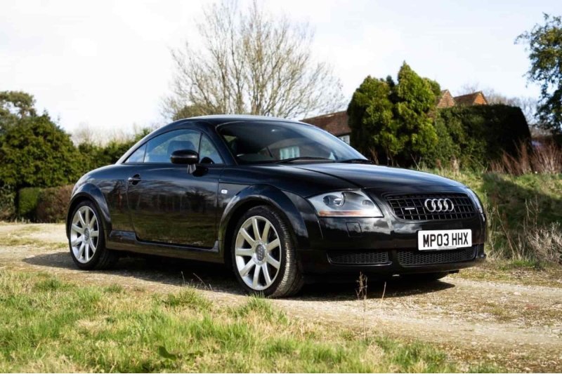 На аукцион выставили 21-летний Audi TT Mk1: он…