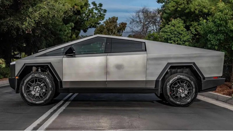 За Tesla Cybertruck больше не хотят платить 200…
