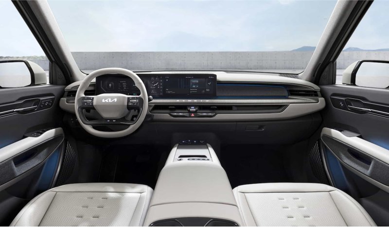Kia EV9 примечателен тем, что именно он назван…