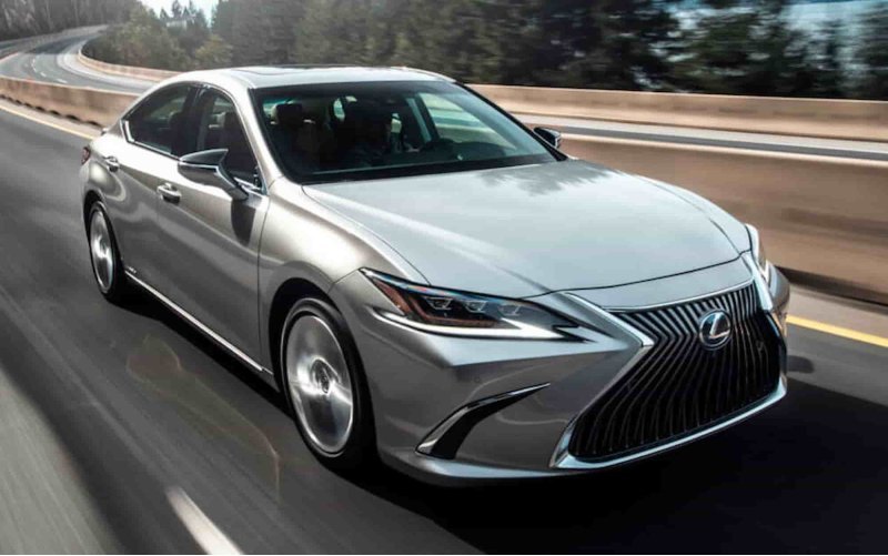Lexus IS 2021 года 
