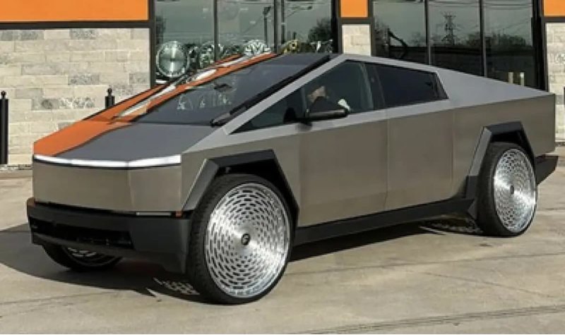 Владелец Tesla Cybertruck установил на свою…