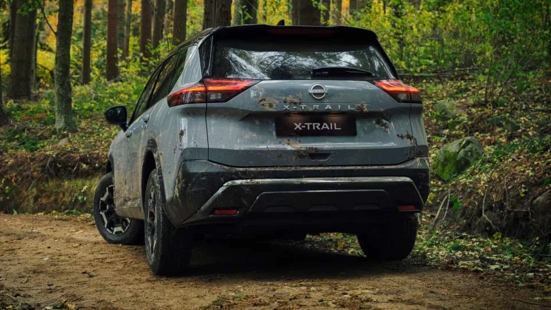 Кроме ее X-Trail N-Trek может похвастать наличием…