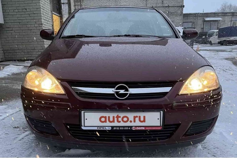 На продажу в России выставили почти новый Opel,…
