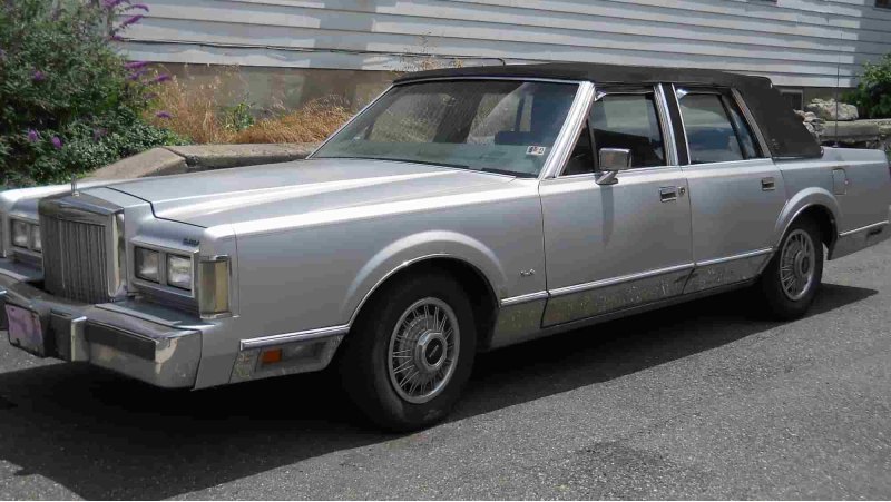 Lincoln Town Car