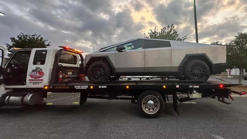 Tesla Cybertruck сломался через 56 километров…