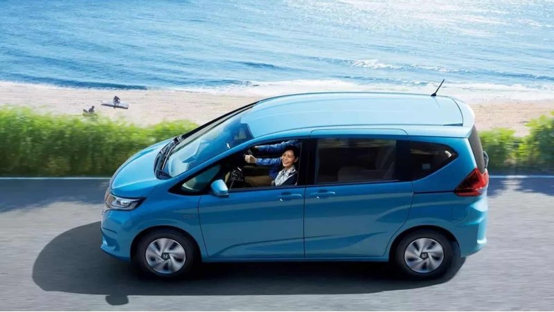 Автомобиль оснащается 1,5-литровым бензиновым…
