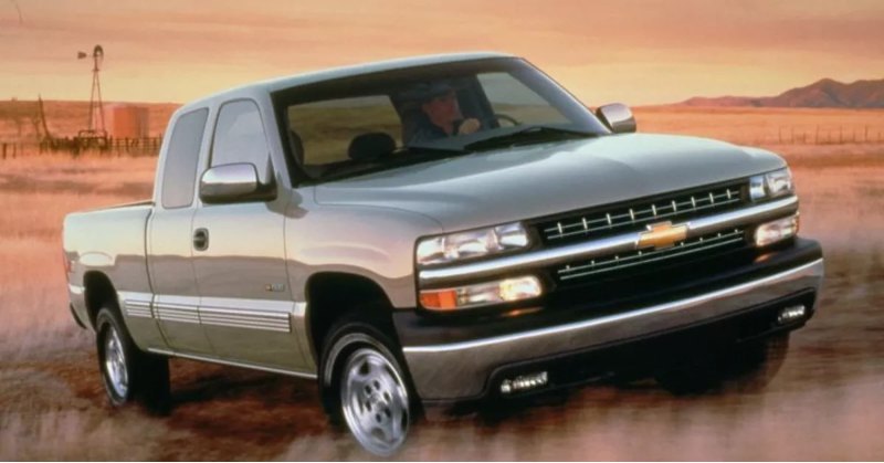 2 место – Chevrolet Silverado или GMC Sierra…