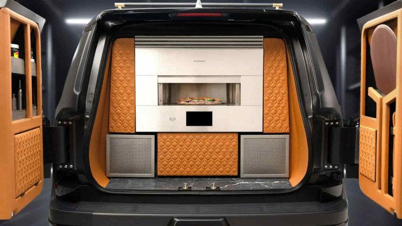 В багажнике внедорожника Lexus GX теперь можно…