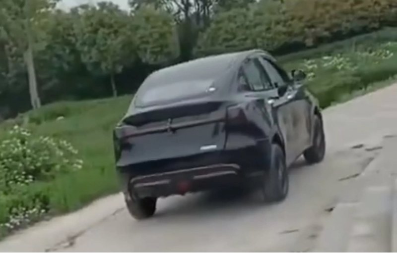 Но самое важное – автомобиль обладает очень узким…