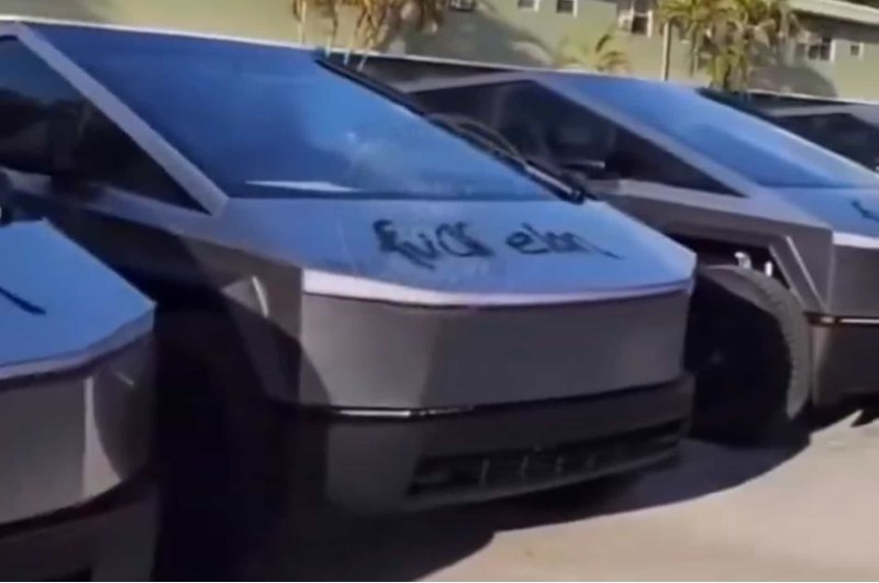 Вандалы изрисовали десятки Tesla Cybertruck…